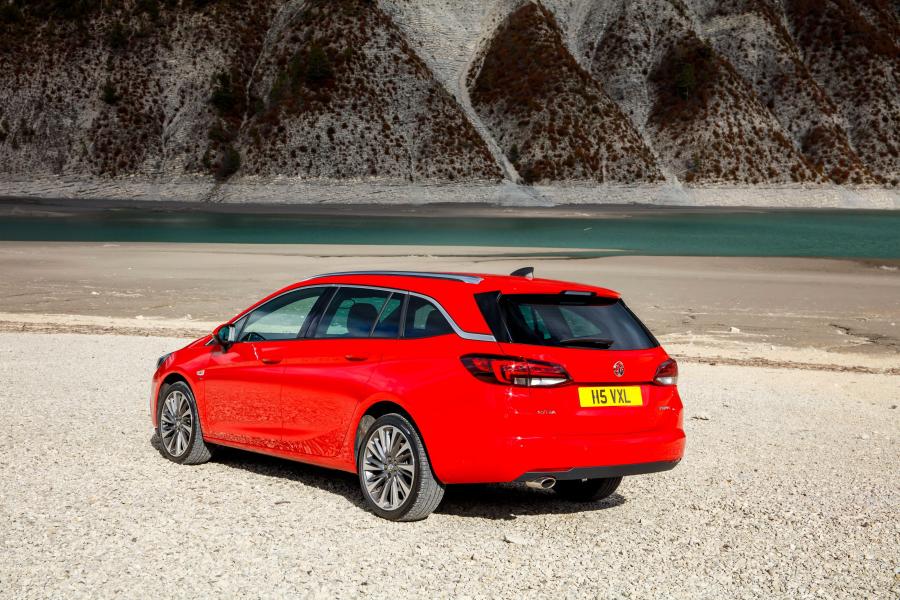 Vauxhall Astra Sports Tourer BiTurbo 2016 года  (фото 16 из 30)